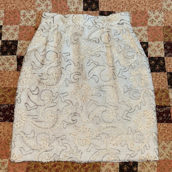 New! J&R Textured Brocade Fabric Jacquard Pattern Pencil Skirt - Picture 1 of 9